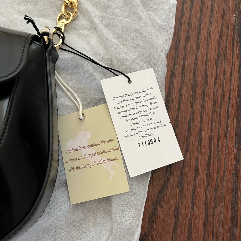 Claudia Firenze Leather Purse with Chain - Picture 5 of 6